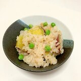 グリーンピース入り　さつまいもの炊き込みご飯　♪